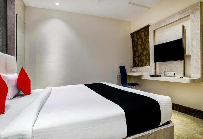 اتاق کلاسیک سه تخته, Capital O Abri Krishna