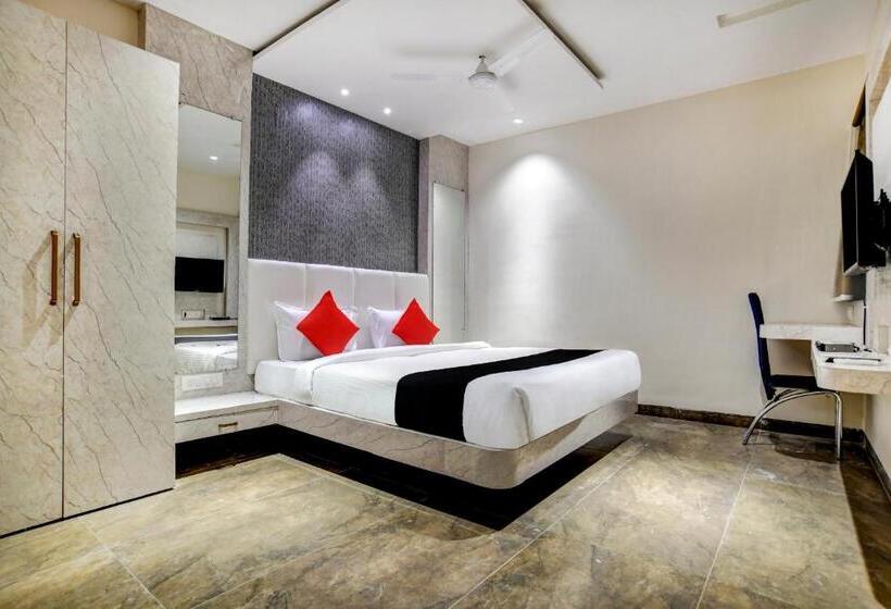 اتاق کلاسیک سه تخته, Capital O Abri Krishna