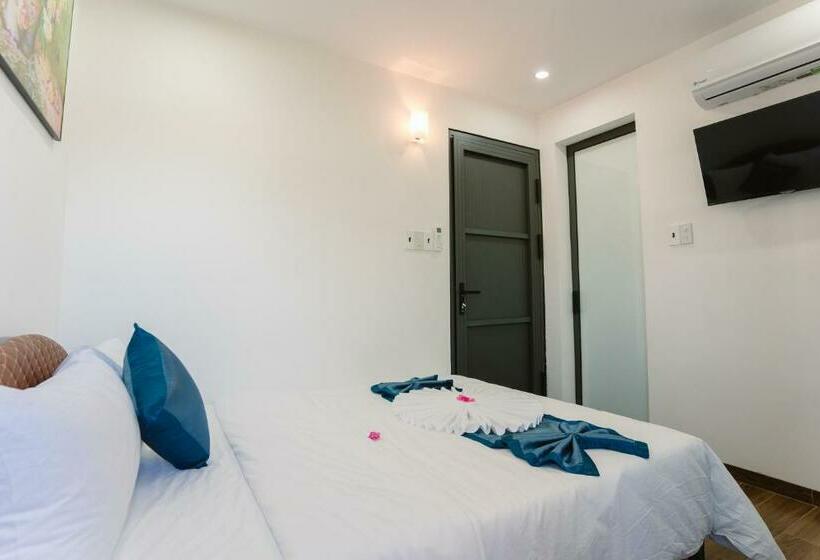 اتاق لوکس, New World