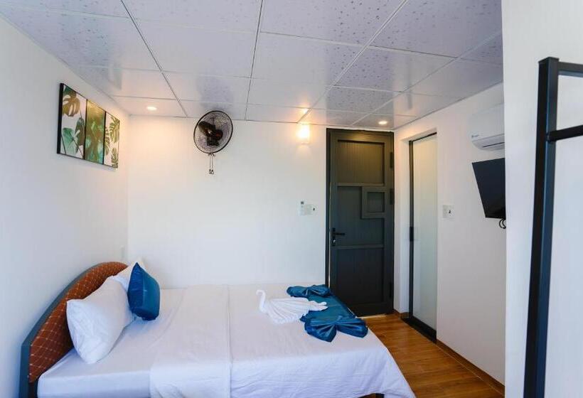 اتاق لوکس, New World