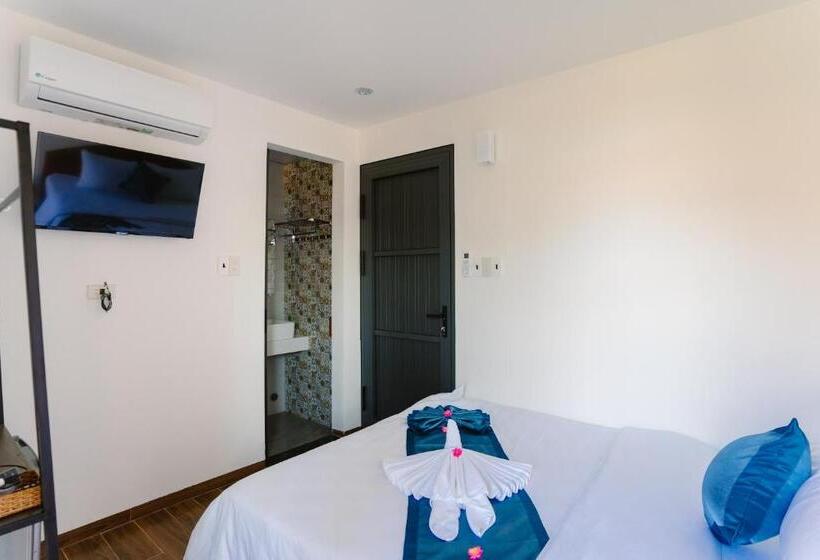 اتاق لوکس, New World