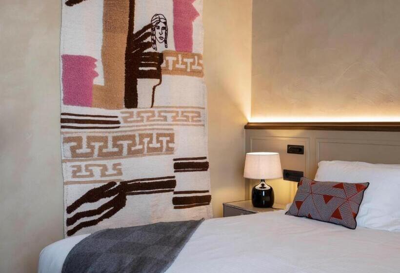 غرفة قياسية, Paradis Pietrasanta