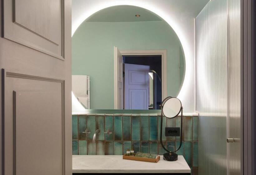 غرفة قياسية, Paradis Pietrasanta