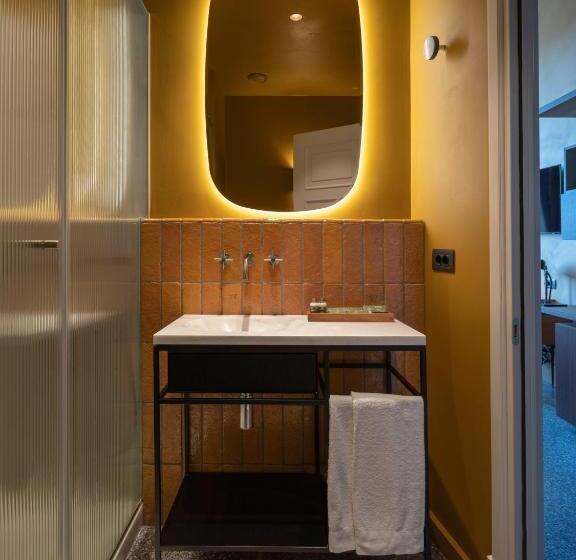 غرفة قياسية, Paradis Pietrasanta