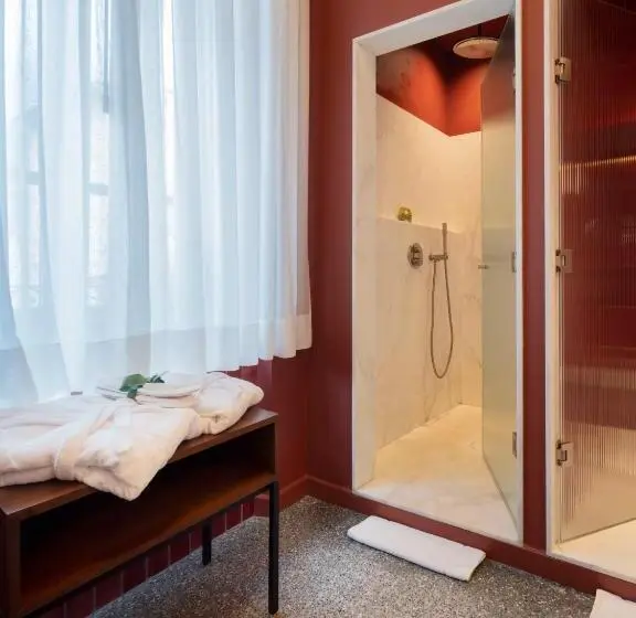 ジュニアスイート, Paradis Pietrasanta