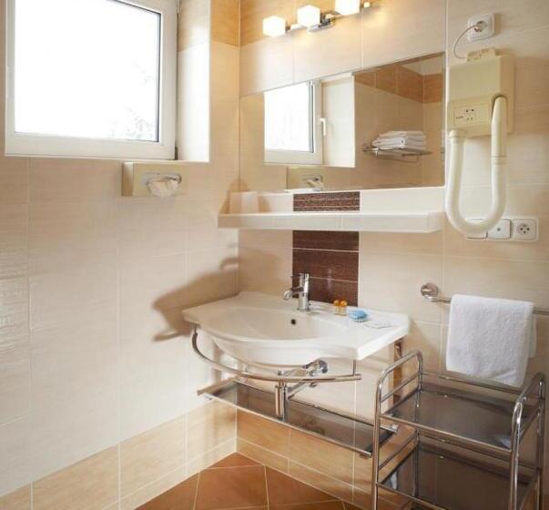 Camera Standard, Pension Kern