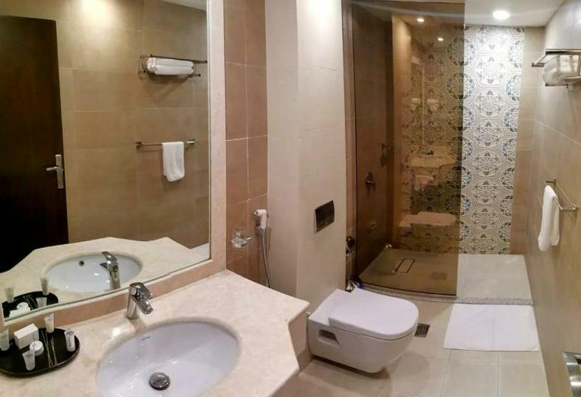 סוויטה אקזקיוטיב, Azard