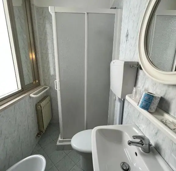 Standard Yhden Hengen Huone, Alla Frasca