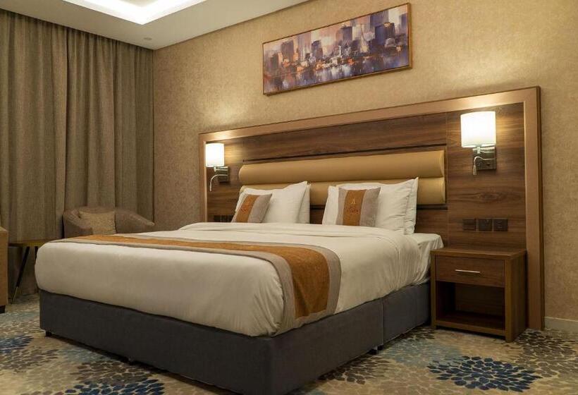 סוויטת ג'וניור, Azard