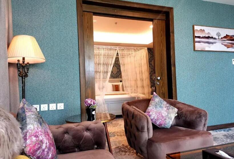 סוויטה עם טרסה, Azard