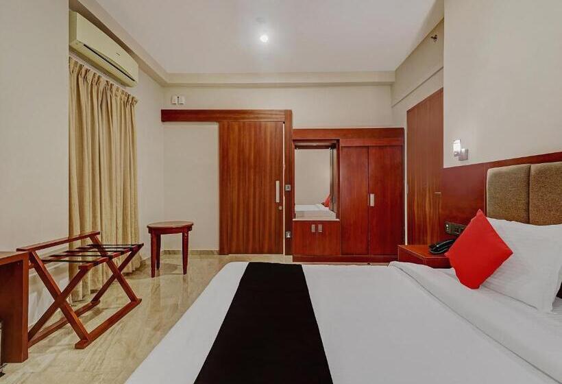 디럭스 트리플 룸, Super Hotel O Kizhakkambalam Tourist Home