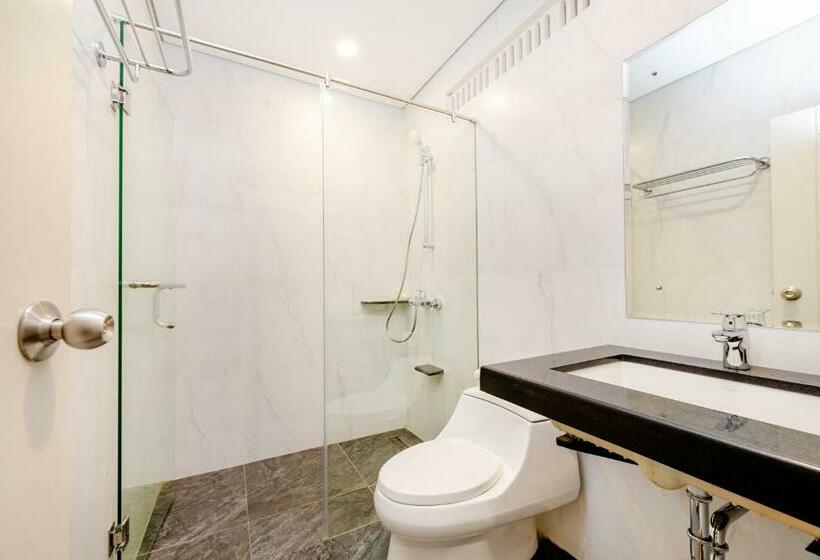 חדר דלוקס, Dedanau