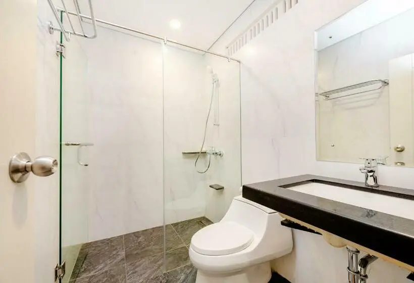 Deluxe Zimmer, Dedanau