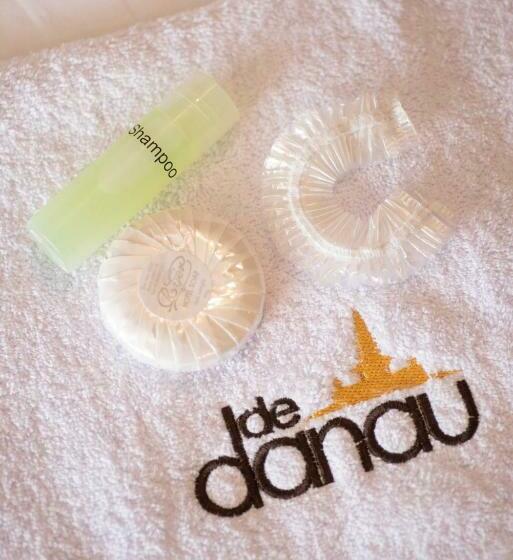 חדר דלוקס, Dedanau