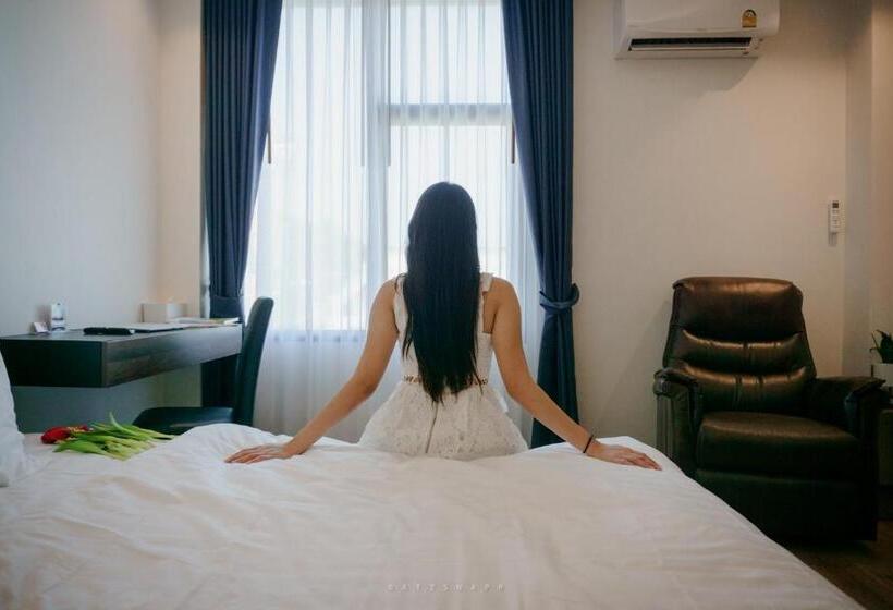 חדר סופריור עם מיטת קינג, Play Poshtel & Cafe