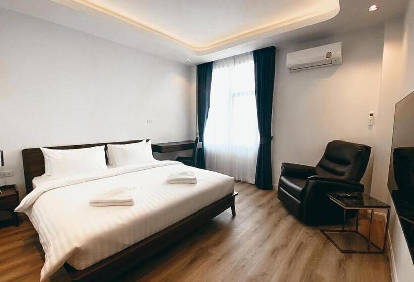 חדר דחוקס עם מיטת קינג, Play Poshtel & Cafe