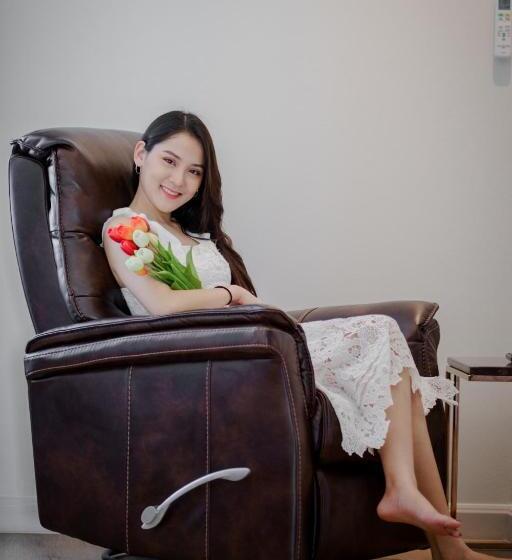 חדר דחוקס עם מיטת קינג, Play Poshtel & Cafe