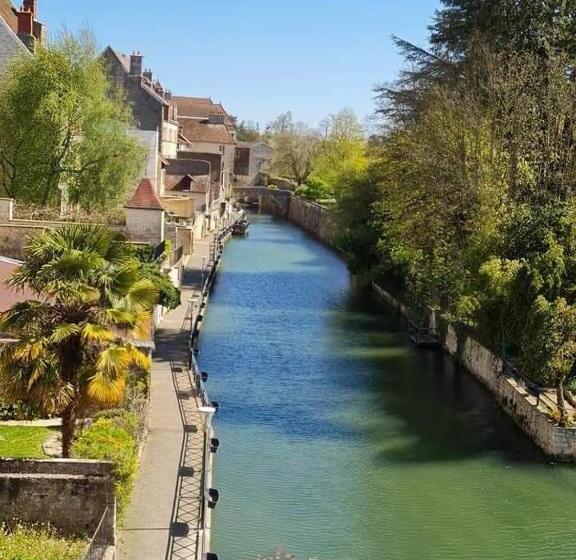 标准间带漩涡浴缸, Le Grand Moulin Des Tanneurs B&b Et Love Room