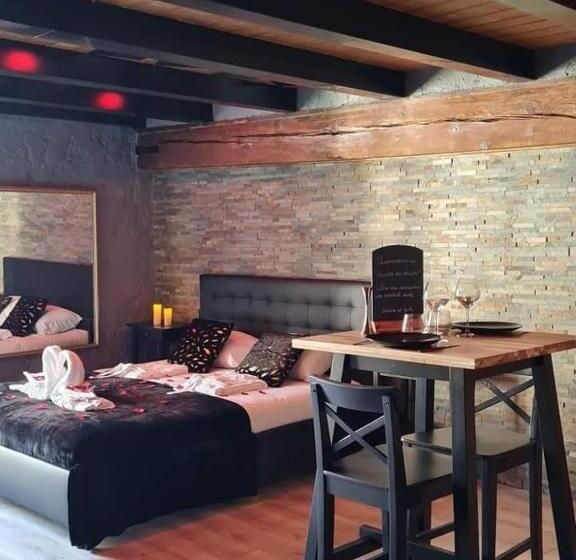 标准间带漩涡浴缸, Le Grand Moulin Des Tanneurs B&b Et Love Room