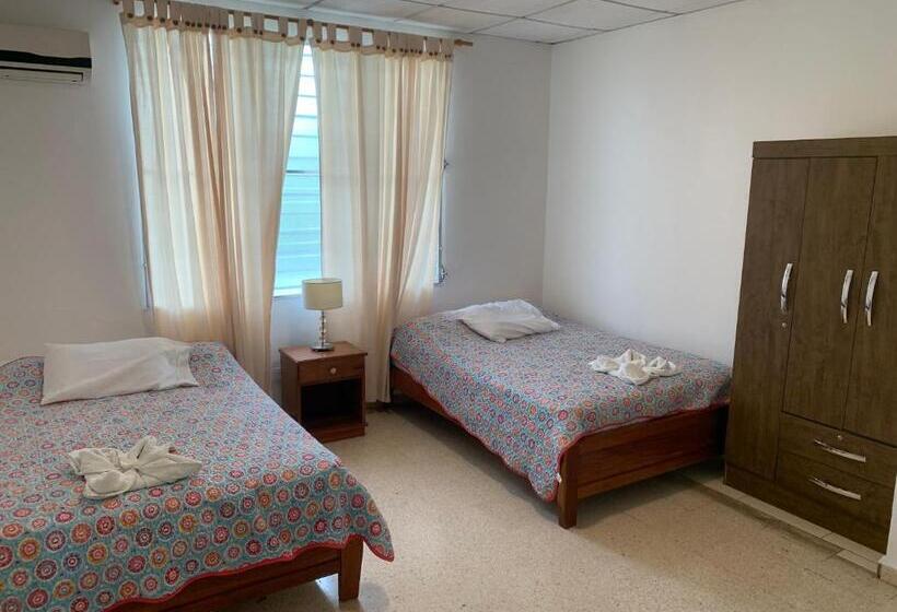 四人豪华间, Julianna Country House