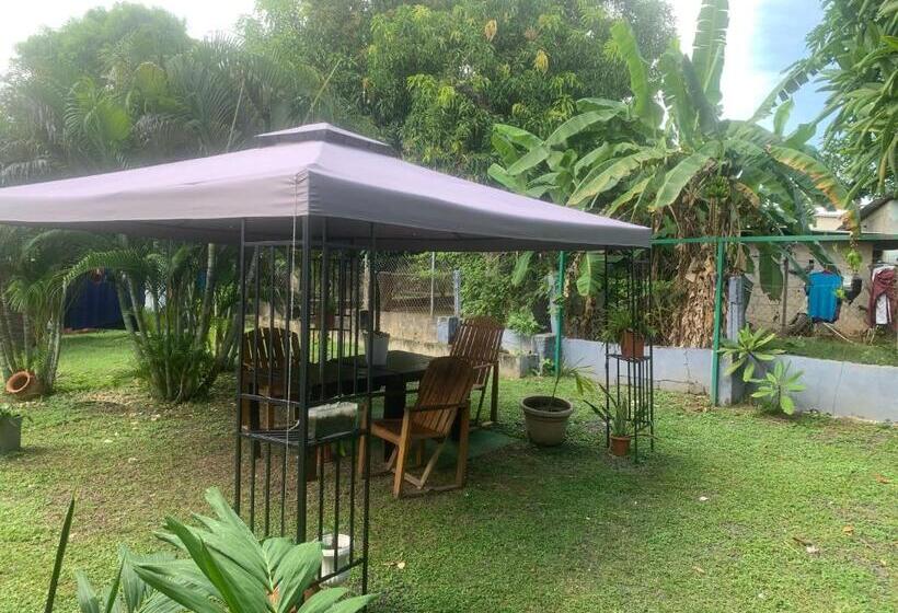 四人豪华间, Julianna Country House