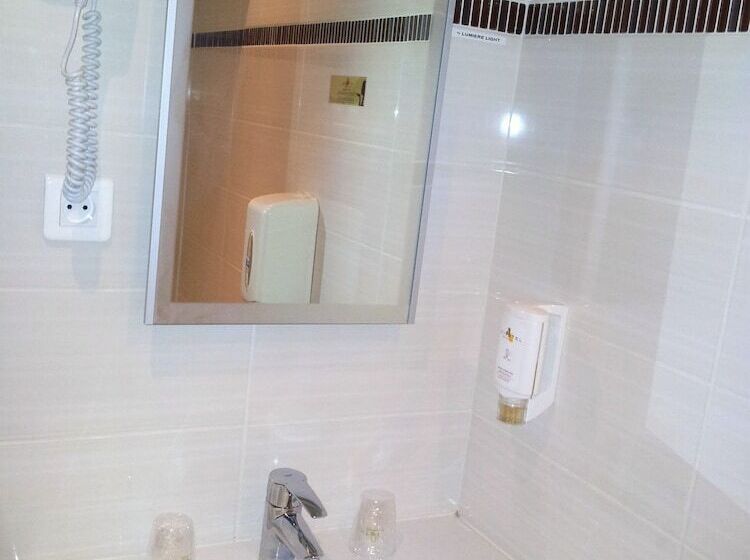 コンフォートルーム, Citotel Du Port Rhu