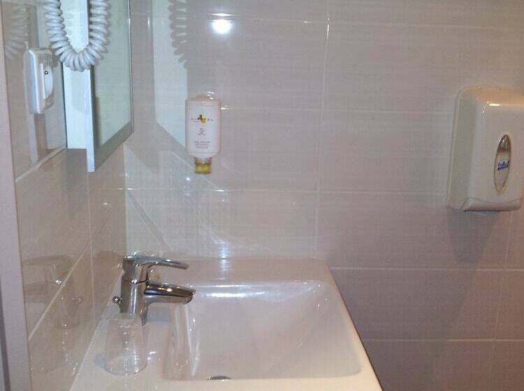 コンフォートルーム, Citotel Du Port Rhu