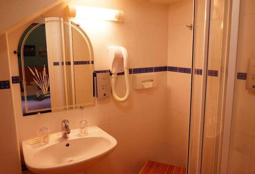 Номер Стандартный с Видом, Citotel Du Port Rhu