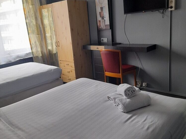 Standaard Driepersoonskamer, Albergo