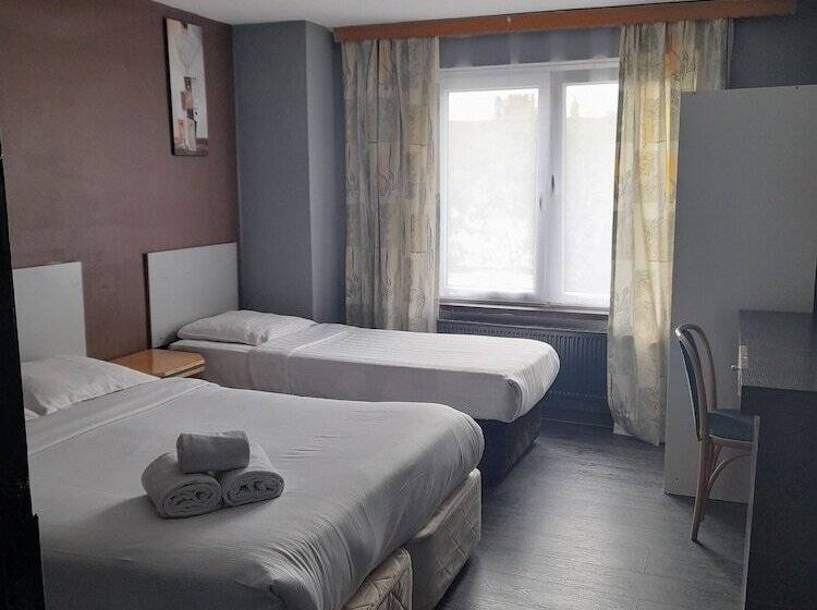 Standaard Driepersoonskamer, Albergo