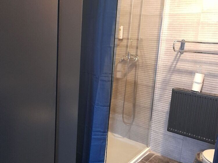 اتاق استاندارد چهار تخته, Albergo