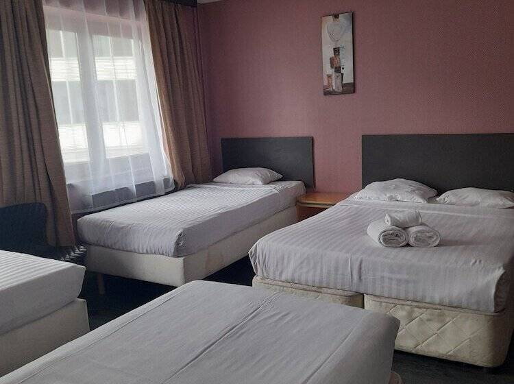 Standaard Vierpersoonskamer, Albergo