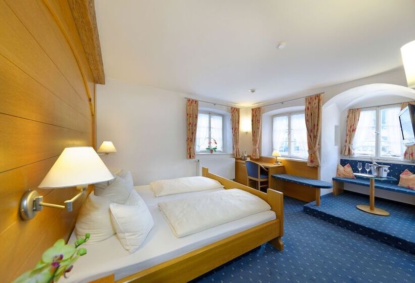 コンフォートルーム, Alte Post