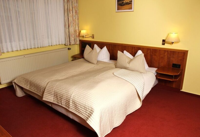 Номер Стандарт, Brocki S Hotel Stadt Hamburg