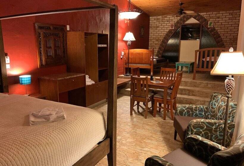 Family Suite, Cedar Park Rainforest Resort