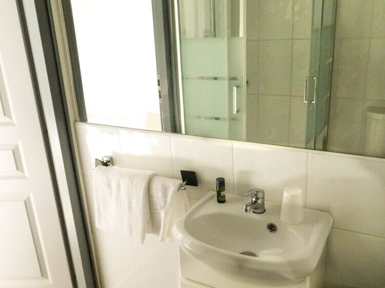 חדר סטנדרט יחיד, Croix Baragnon