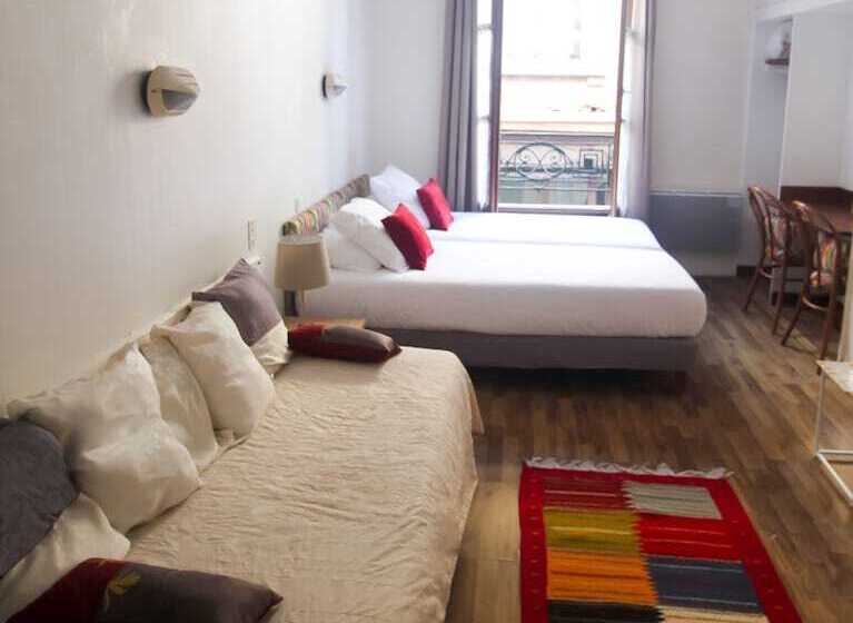 חדר סטנדרט לשלושה, Croix Baragnon