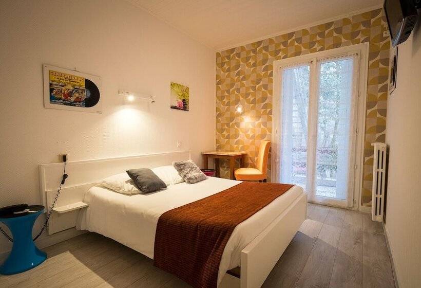 اتاق استاندارد, De Paris