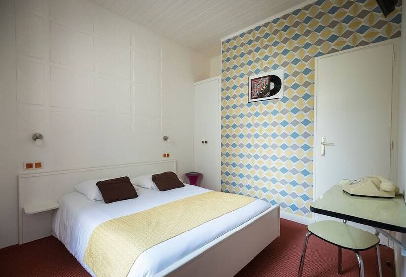 اتاق استاندارد یک نفره, De Paris