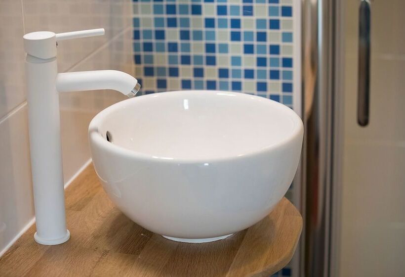 اتاق خانوادگی, De Paris