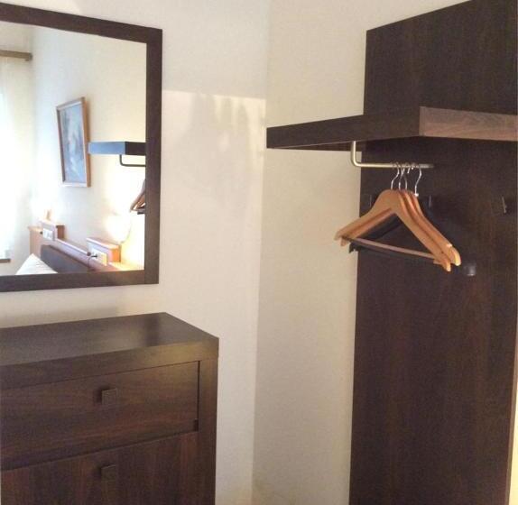 غرفة قياسية فردية, Elsen