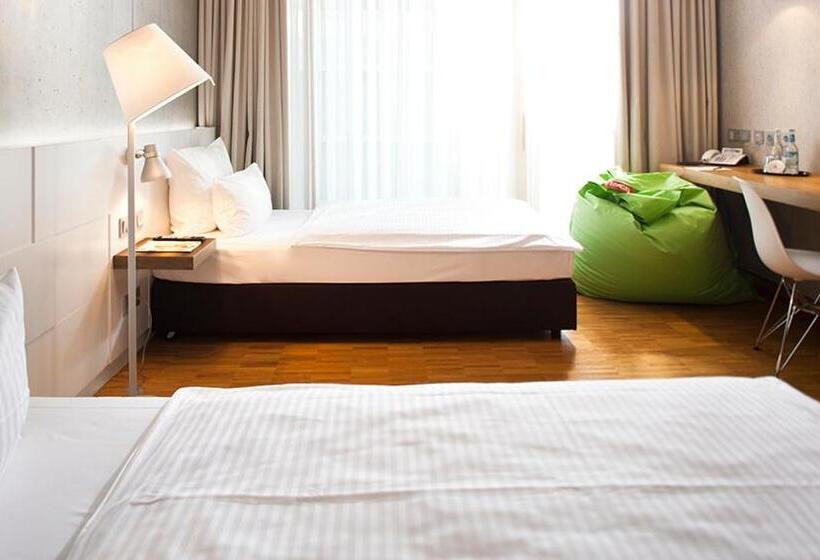 اتاق استاندارد, Factory