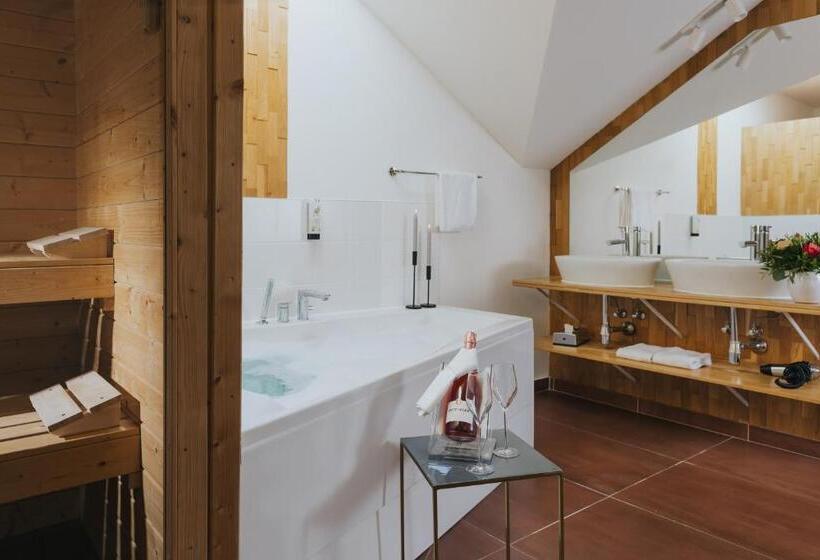 סוויטה, Gutshof Sagmühle