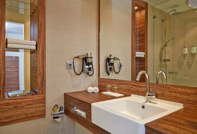 اتاق سوپریور, H+ Hotel Lübeck