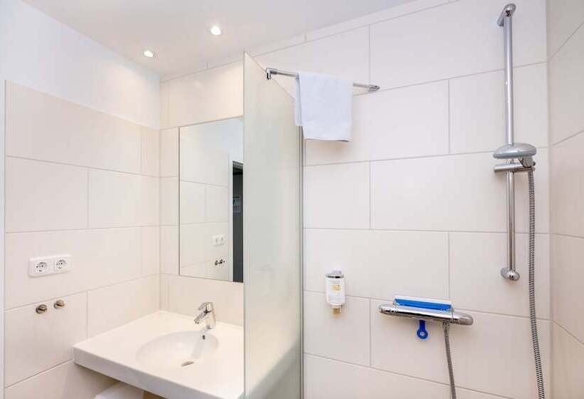 اتاق استاندارد سه نفره, Martas Gästehäuser Hauptbahnhof Berlin