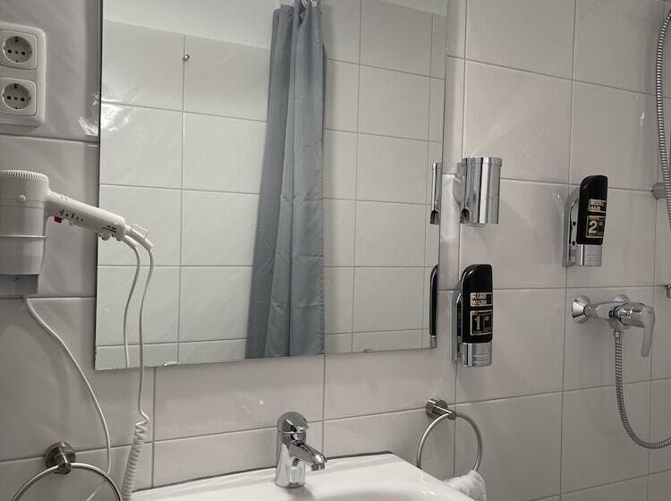 스탠다드 싱글 룸, Mintarder Wasserbahnhof