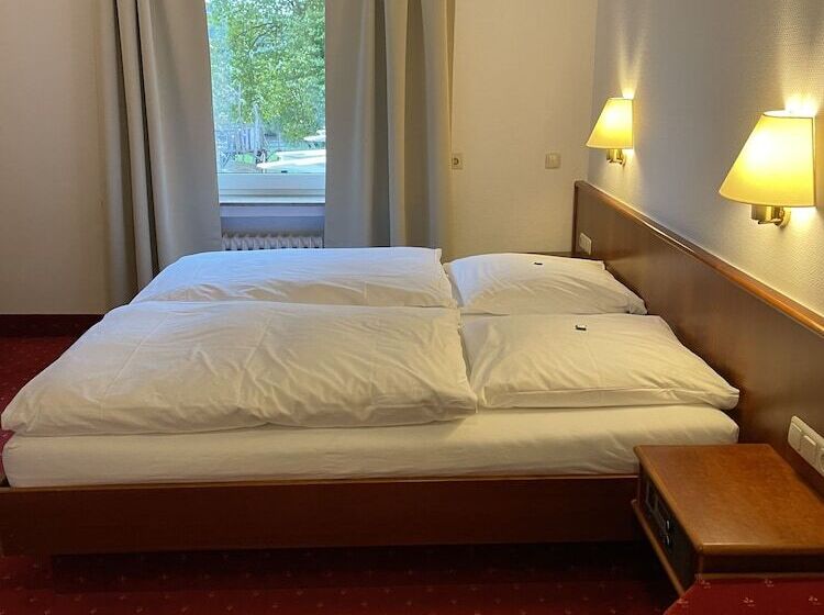 스탠다드 룸, Mintarder Wasserbahnhof