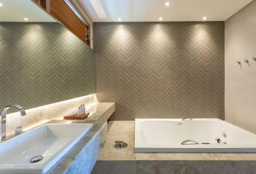 سوئیت با وان آب گرم, Serrambi Resort