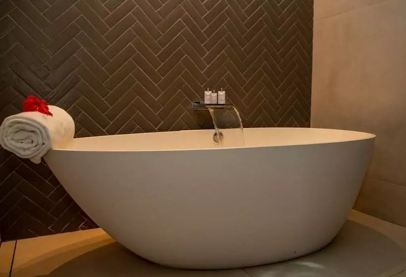 سوئیت پرزیدنت, Serrambi Resort