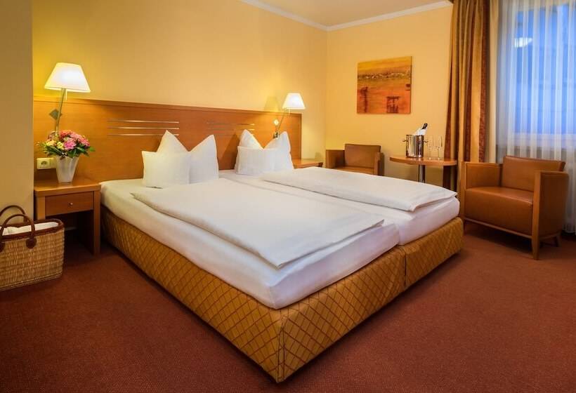 Номер Стандарт, Vis A Vis